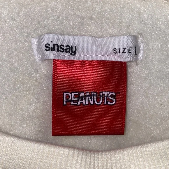 Snoopy and Woodstock Cream/White/Red Oversized Crew Neck Sweatshirt, Size Large - Picture 7 of 9